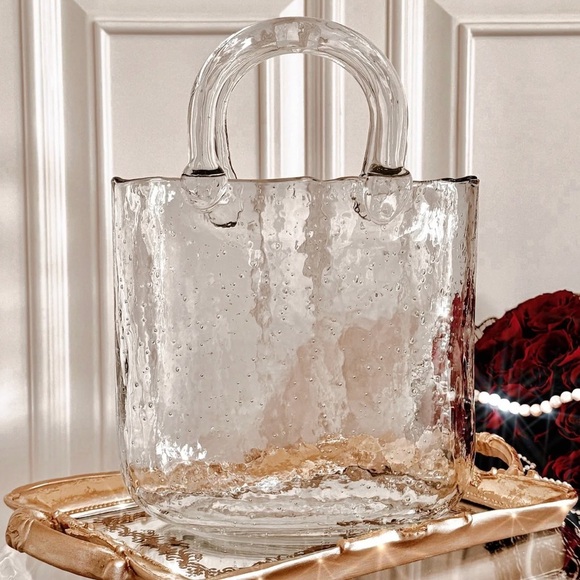 Original Olivia Glass Handbag Vase
Hand-blown Artisan Piece - Picture 5 of 13